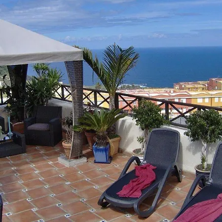 Apartamentos-monasterio-de-san-antonio-modernes-apartment-mit-balkon-und-meerblick Apartment